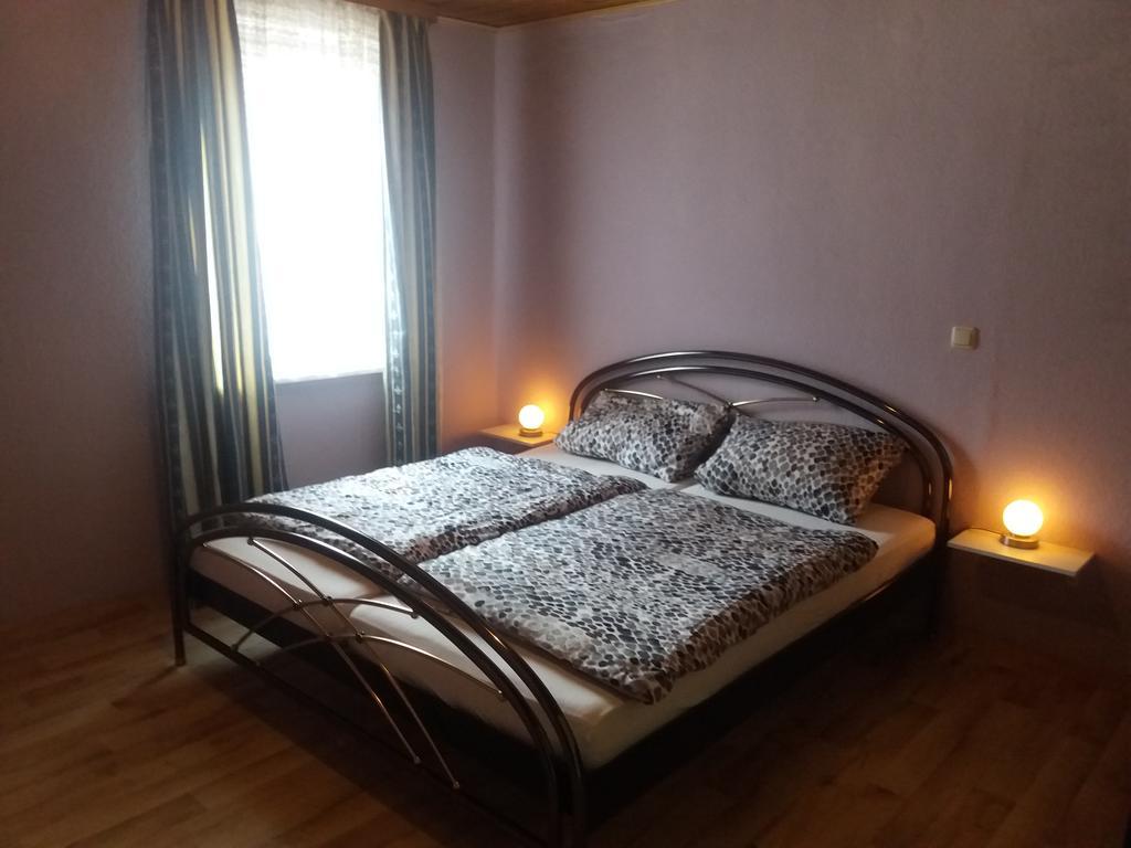 Steeger Weinstube Hotel Бахарах Екстериор снимка